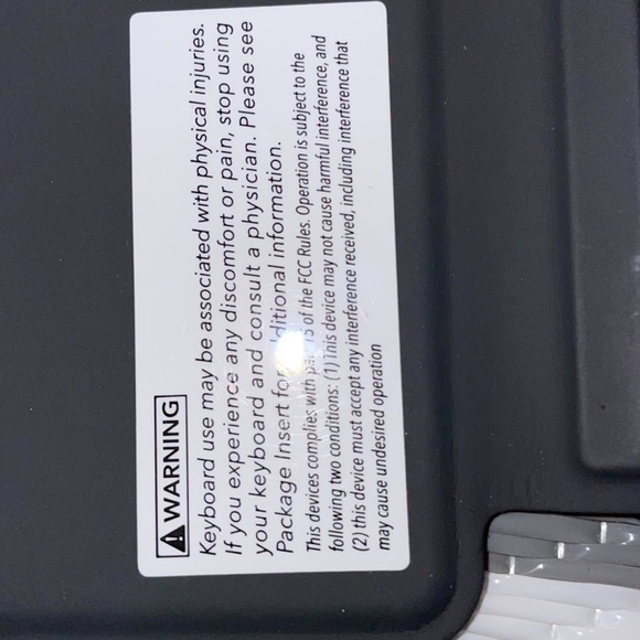 ZAGG IPad Case - Picture 3 of 6